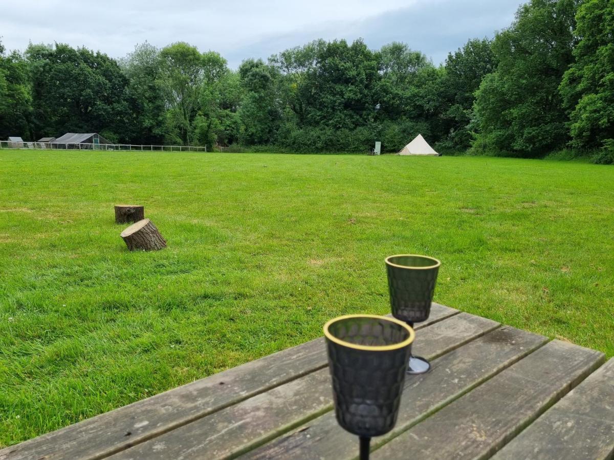 קרואולי Glamping In Style, Prospector Tent מראה חיצוני תמונה