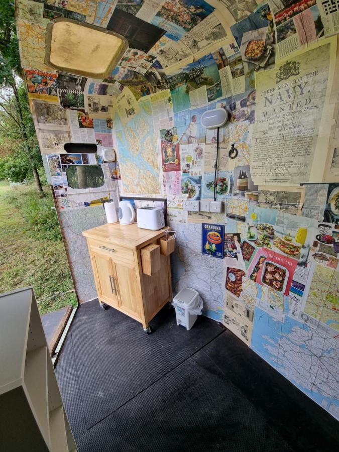 קרואולי Glamping In Style, Prospector Tent מראה חיצוני תמונה