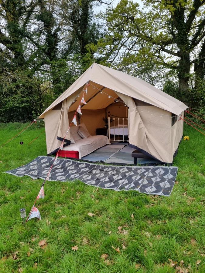 קרואולי Glamping In Style, Prospector Tent מראה חיצוני תמונה